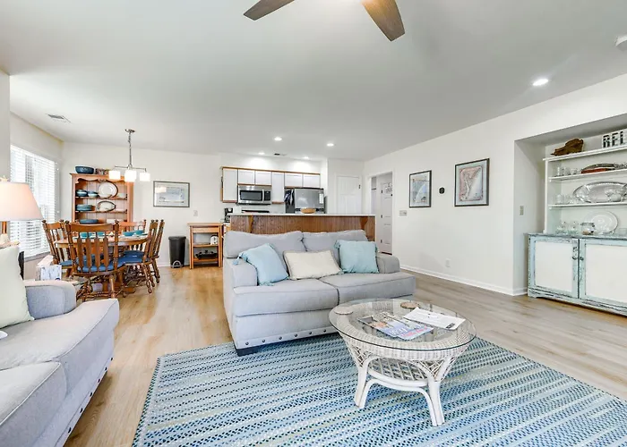 First-Floor Condo Less Than 1 Mi To Sunset Beach Access!
