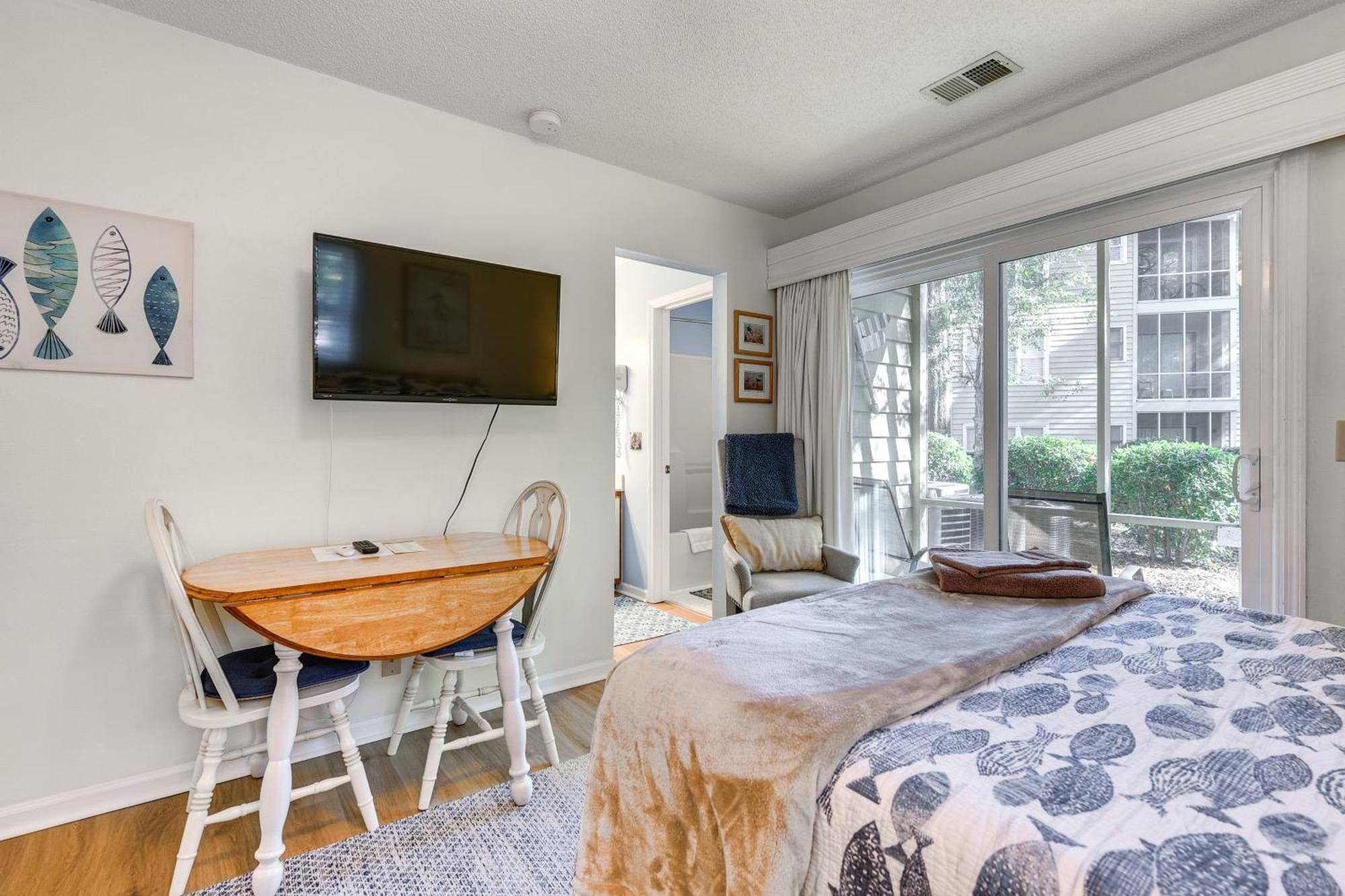 First-floor Less Than 1 Mi To Sunset Access! * Sunset Beach